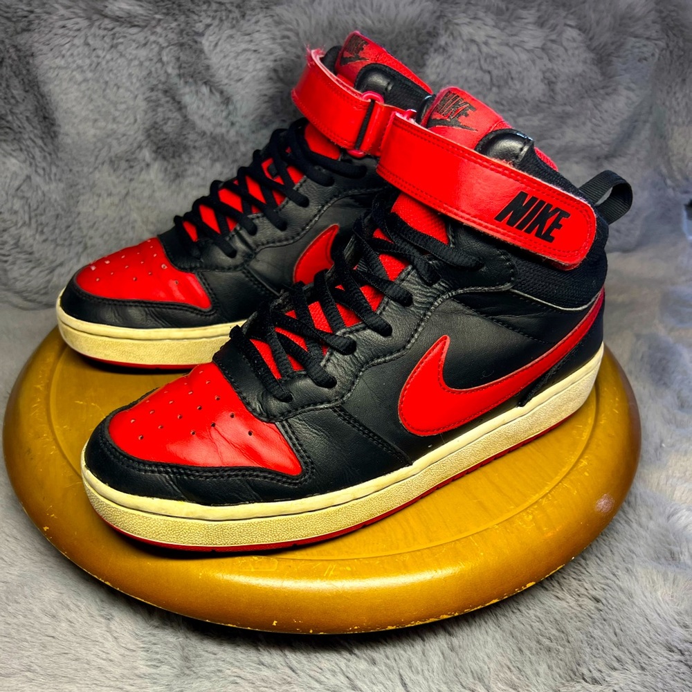 Size 6.5Y Nike Court Borough High top Shoes